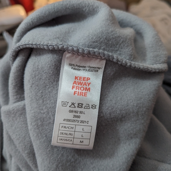 Atlas for Men Gray Fleece Sweater - Picture 4 of 4